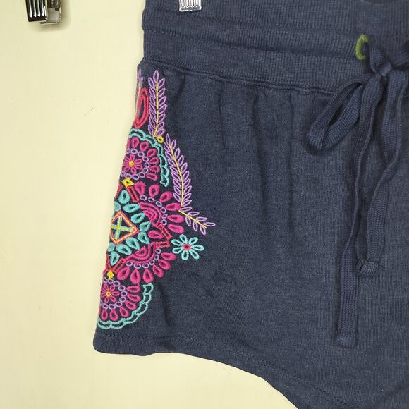Anthropologie Daily Practice Shorts Floral Embroidered - Picture 3 of 7